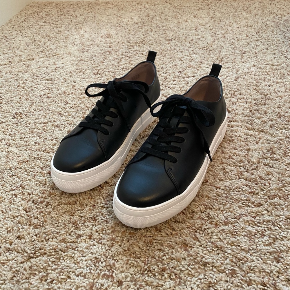 Deltan Black Leather Tennis Shoes